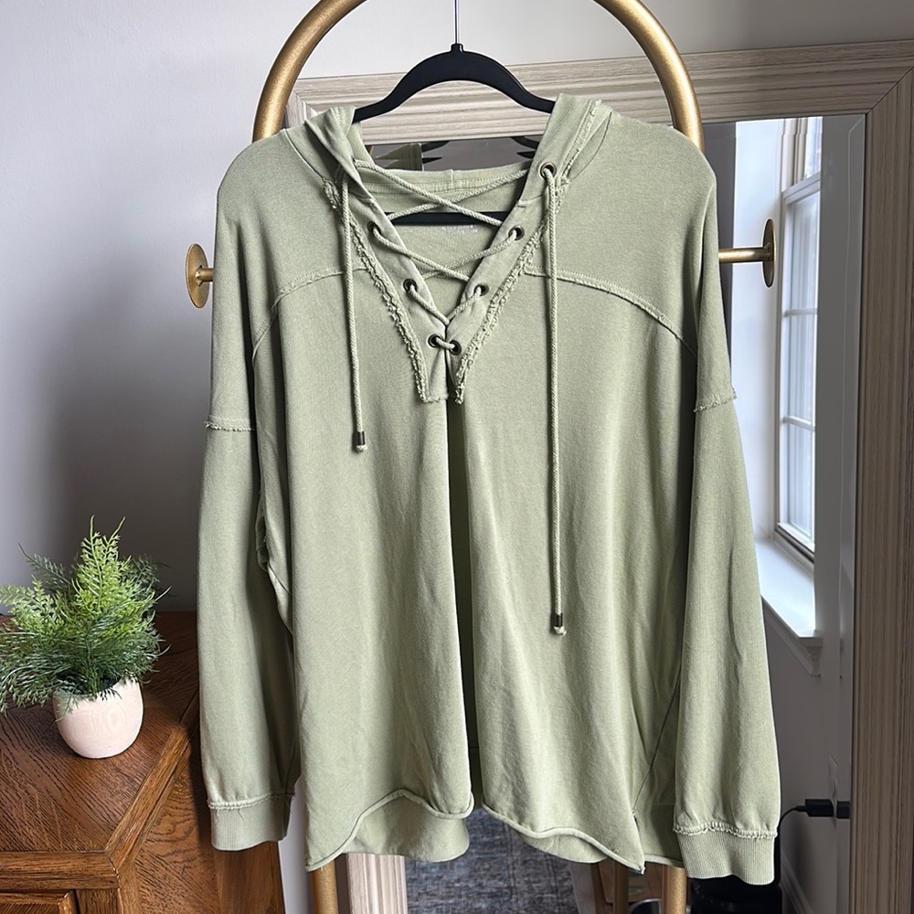 AERIE lace up hoodie in dried sage green (size small) ✨